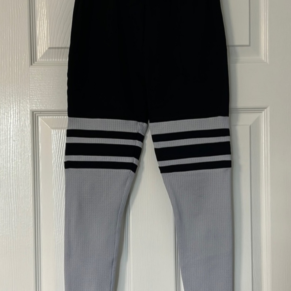 Bombshell leggings small - Picture 3 of 3